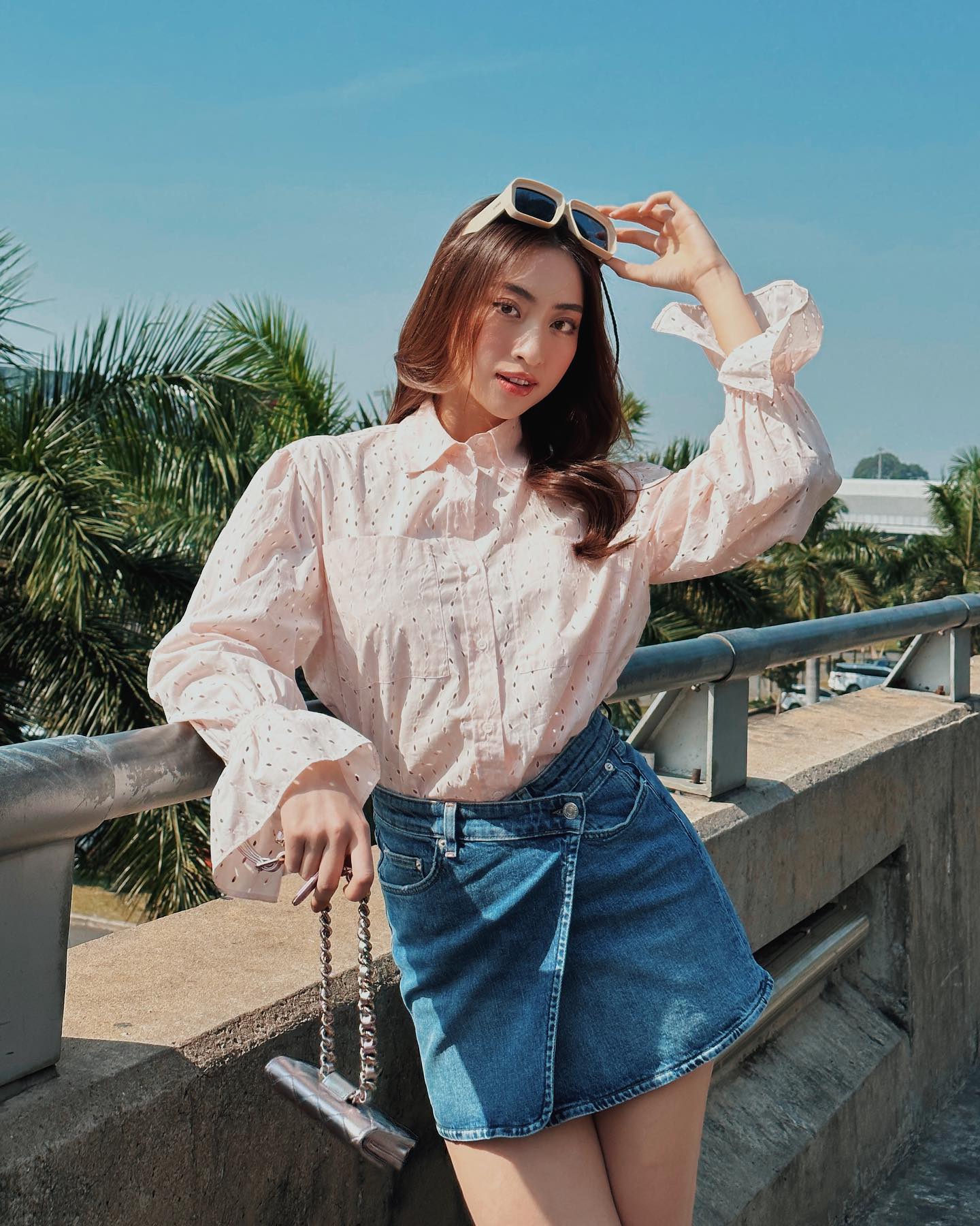 10 cách diện váy ngắn trẻ trung như các Hoa hậu-1