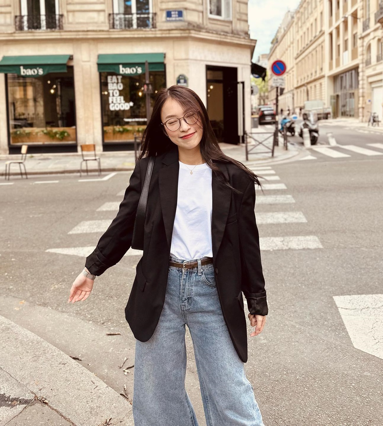 Diện áo thun thanh lịch như MC Khánh Vy-3