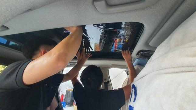 Tips to reduce heat on hot days for cars with sunroofs-3