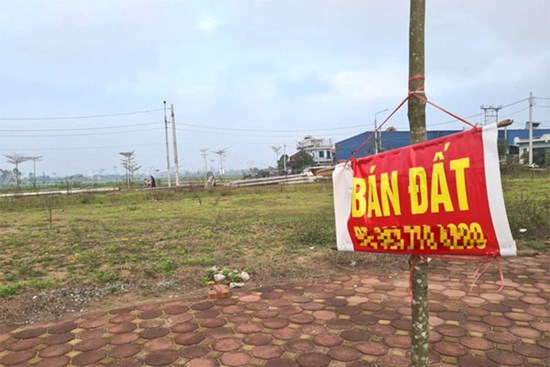 Đất nền trầm lắng, môi giới chán nản tiếp khách 