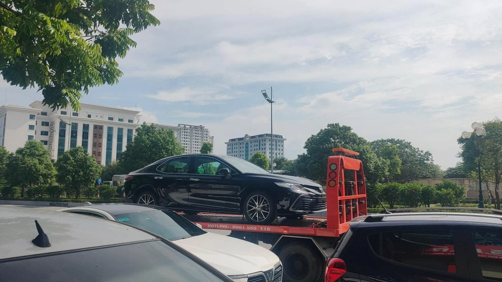 Bốc trúng biển ngũ quý, xe Toyota Camry được rao bán với giá 3 tỷ đồng-2