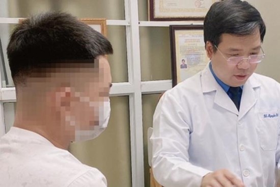 Hôn người lạ khi đi bar, người đàn ông mắc sùi mào gà