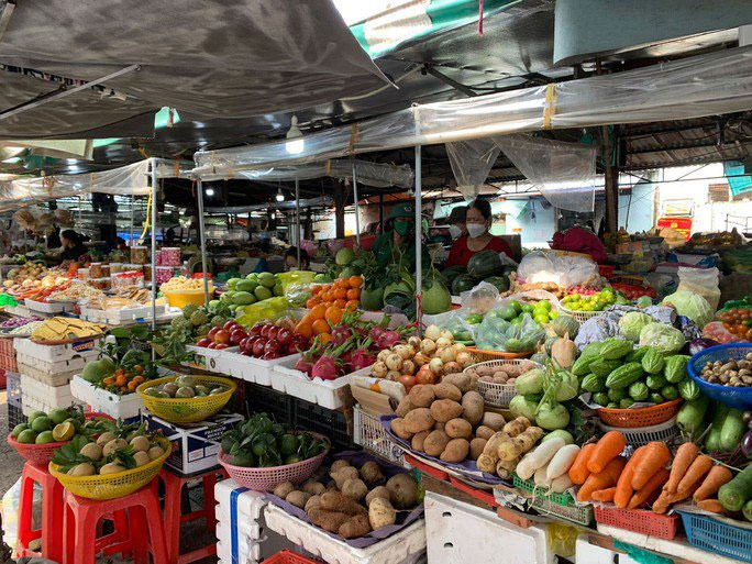 Hàng hóa rục rịch tăng giá theo lương-1