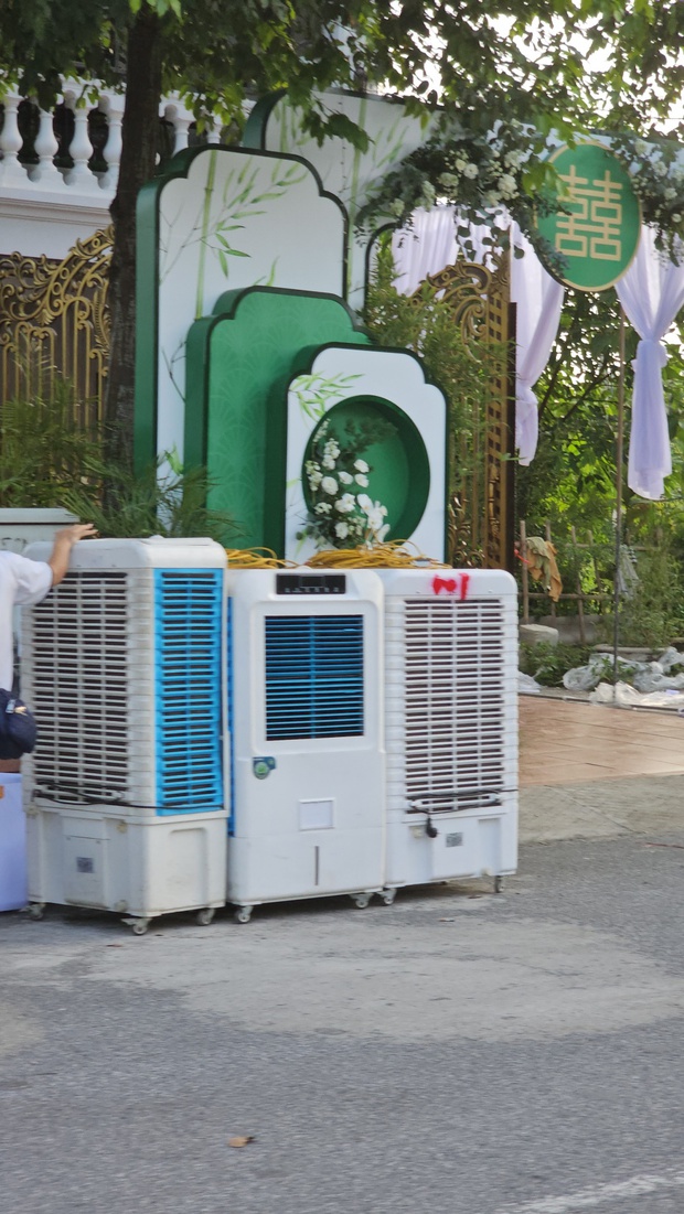 Hé lộ không khí trước thềm lễ ăn hỏi Phương Oanh - Shark Bình: Tất bật dựng cổng hoa, toàn cảnh cơ ngơi gây bất ngờ-2