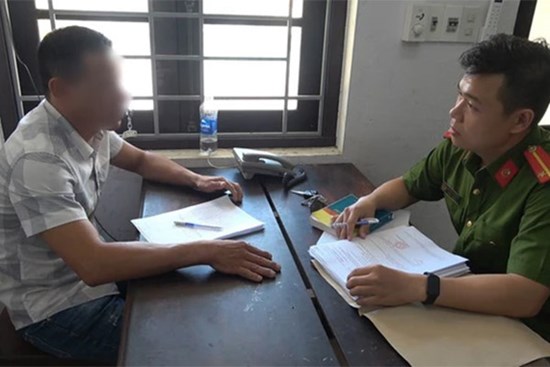 Cô gái trẻ bị hãm hiếp vì đi nhờ xe người lạ