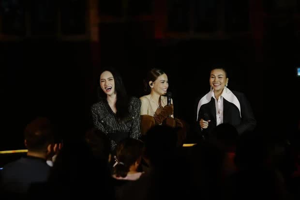 Rộ nghi vấn Hà Hồ đã bỏ quên Hương Giang, một hành động khiến fan lo ngại tình chị em rạn nứt-4