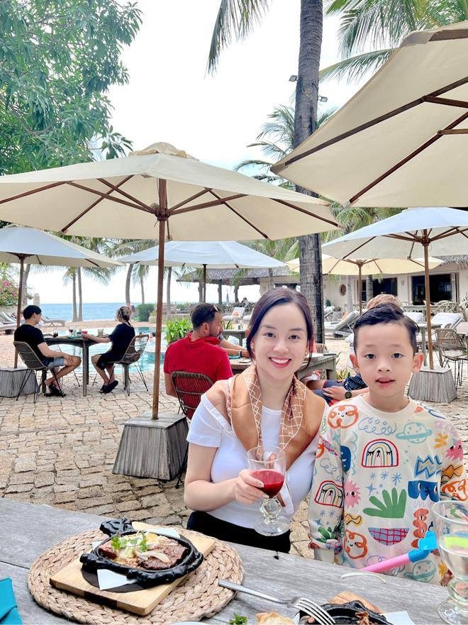 Sau 7 năm làm mẹ đơn thân, Ly Kute khoe con trai Khoai Tây đã có em 3 tháng tuổi-5