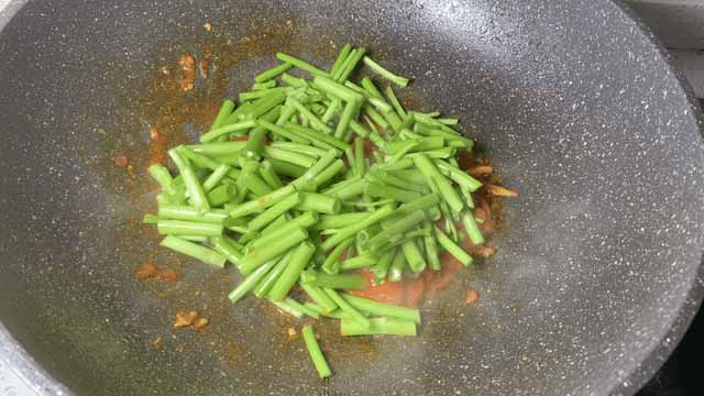 Cây này được ví là rau ba cao”, canxi gấp 7 lần cà chua, ăn đều thanh nhiệt nhuận tràng-6