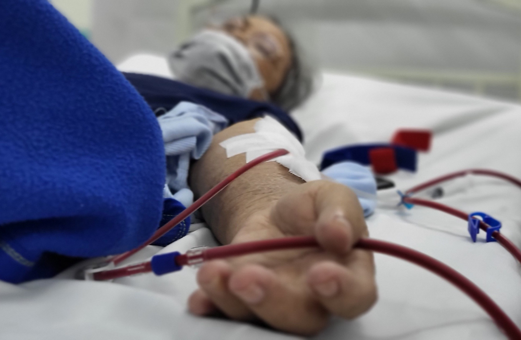 Những cuộc điện thoại xin nợ tiền chạy thận-3