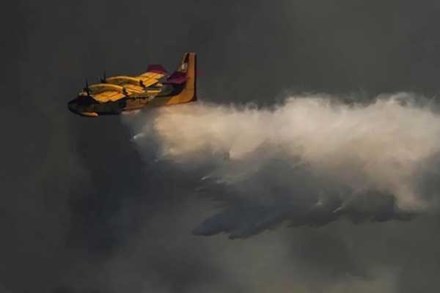 Cháy rừng Hy Lạp: Máy bay cứu hỏa gặp sự cố, hai phi công thiệt mạng