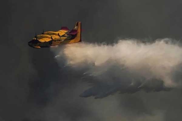 Cháy rừng Hy Lạp: Máy bay cứu hỏa gặp sự cố, hai phi công thiệt mạng-1