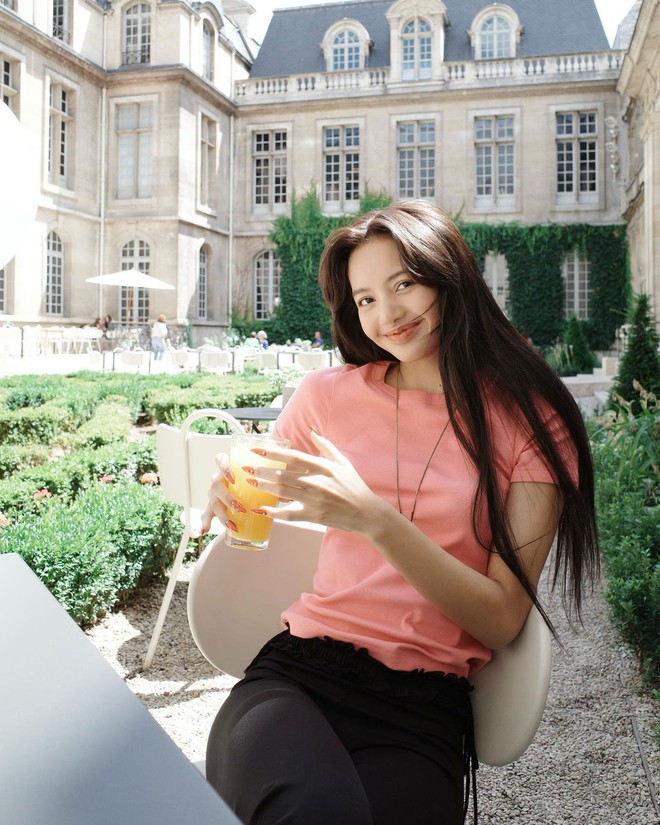 Còn 4 ngày nữa là tới concert Born Pink Hà Nội, các thành viên BLACKPINK đang làm gì?-4