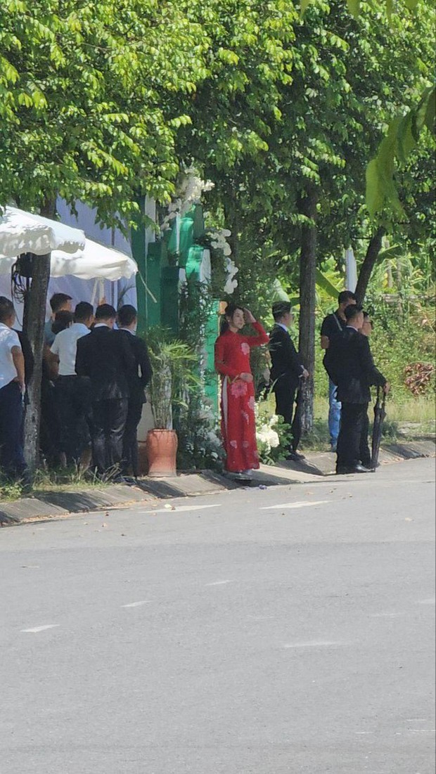 Những hình ảnh đầu tiên trong lễ ăn hỏi Phương Oanh - Shark Bình: Cô dâu lộ diện, Hoa hậu Ngọc Hân góp mặt!-6