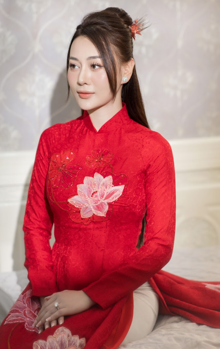 Phương Oanh được khán giả khen ngợi hành động điểm 10 tinh tế trong lễ ăn hỏi với Shark Bình-4