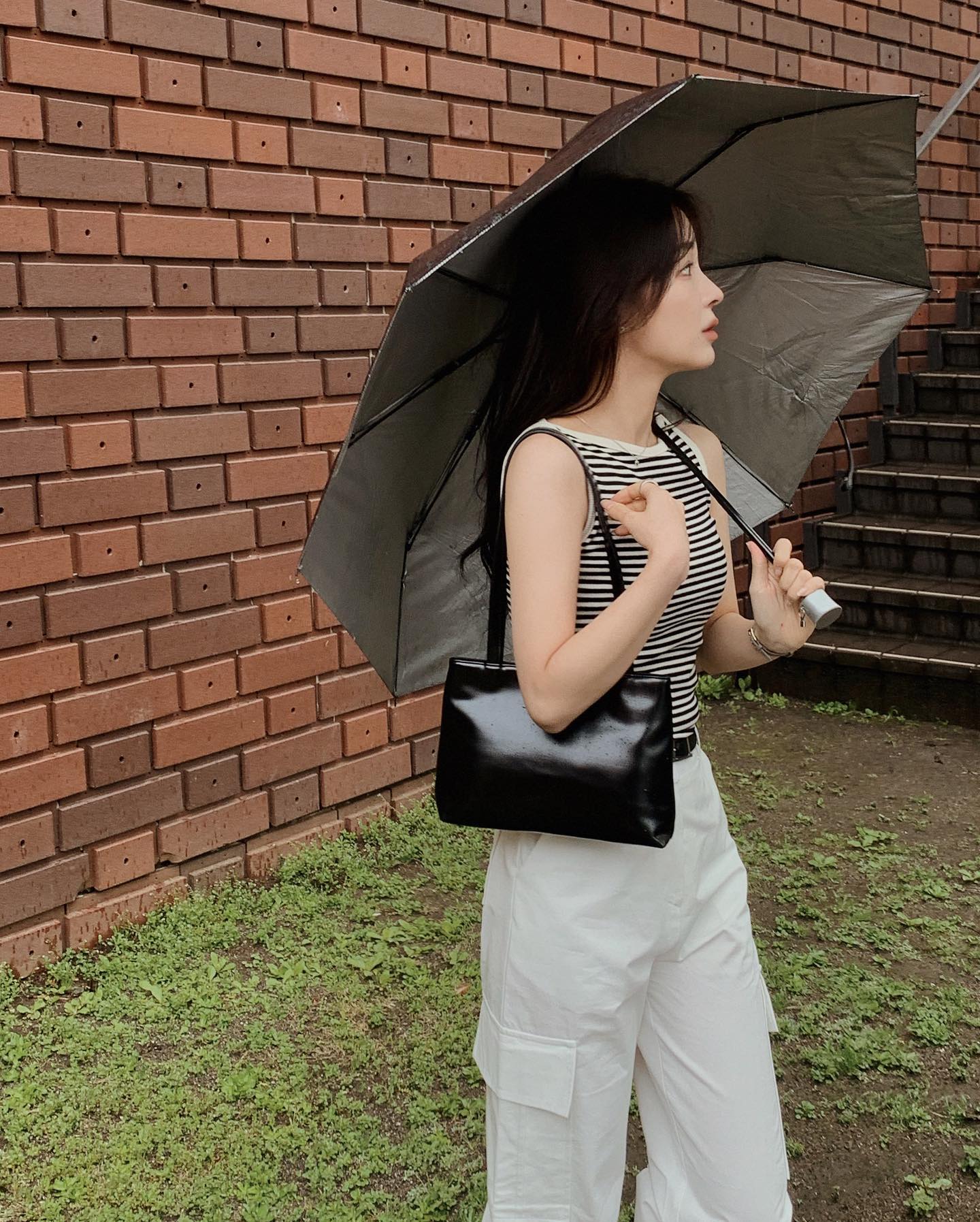 4 cách mặc áo họa tiết không sợ già và sến-3