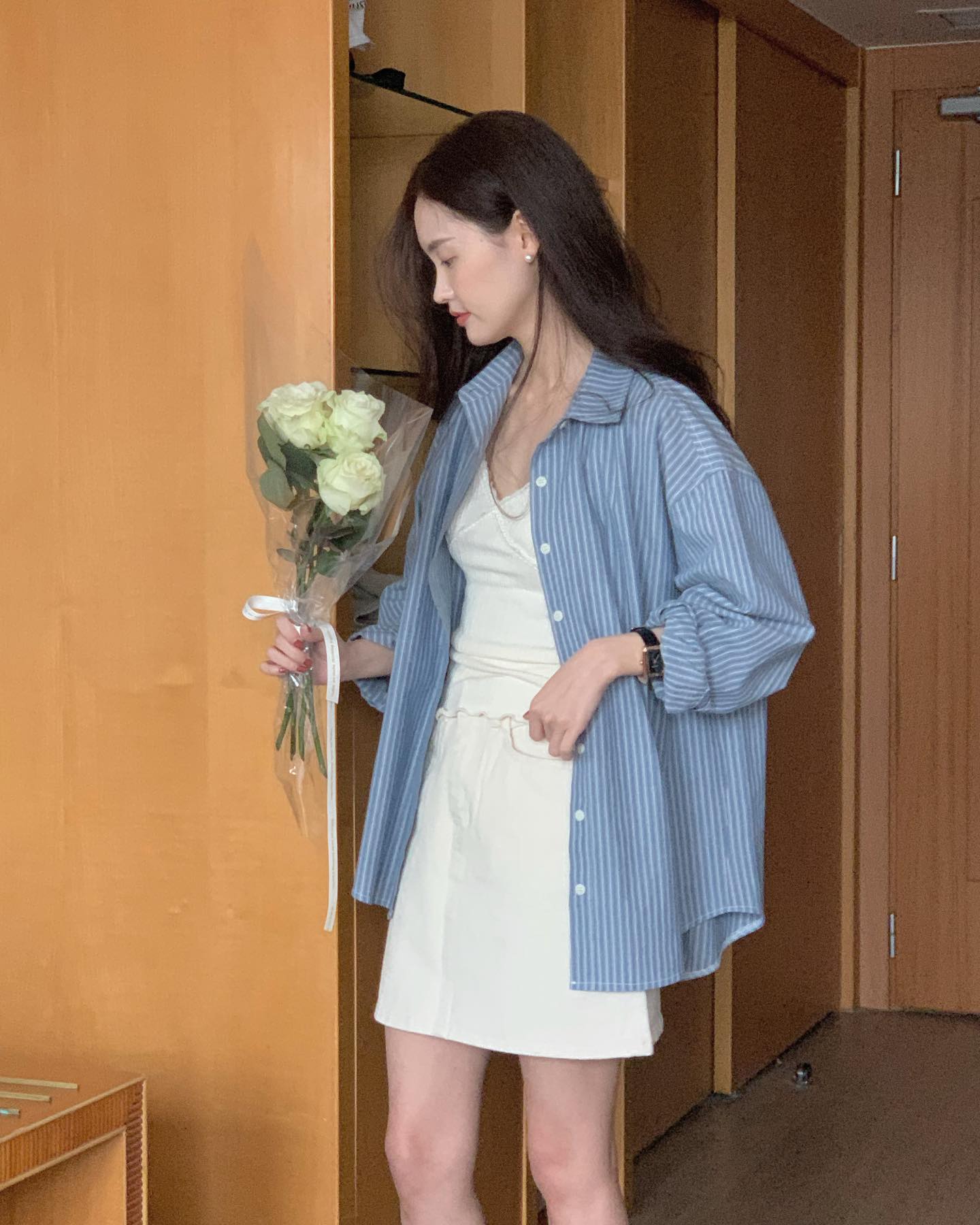 4 cách mặc áo họa tiết không sợ già và sến-5