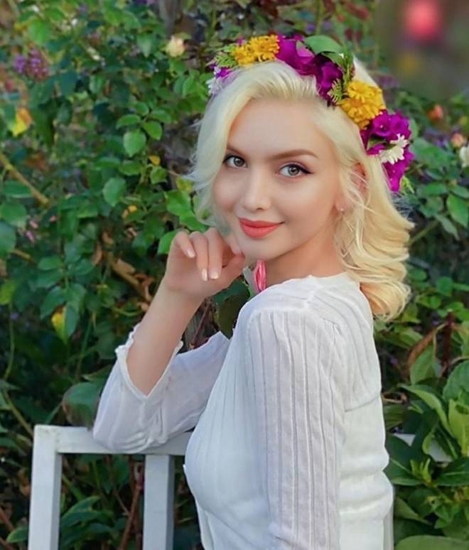 Trai xấu lấy vợ Tây xinh như mộng, mẹ chồng hớn hở mong lấy gen con dâu, ngày đứa trẻ sinh ra cả nhà nội ngỡ ngàng-4