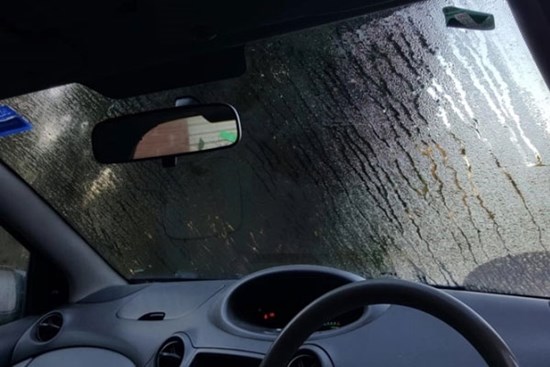 Thấy hơi nước trên ô tô, chồng kết tội vợ ngoại tình và sự thật gây bật ngửa