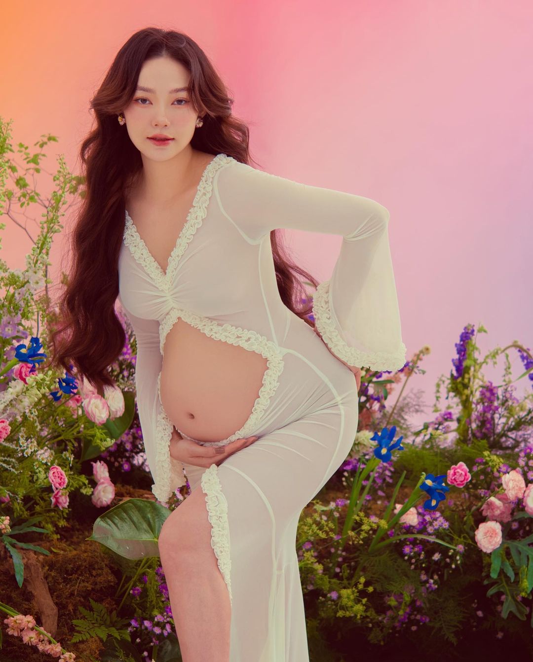 Minh Hằng - Nhã Phương mang bầu mà vẫn nhuận sắc: Nhìn cách chồng chăm là hiểu lý do-5