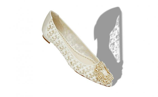Bóc giá áo dài ăn hỏi của Phương Oanh: 2 thiết kế trị giá 27 triệu, cô dâu ghi điểm nhờ đi giày bệt-6