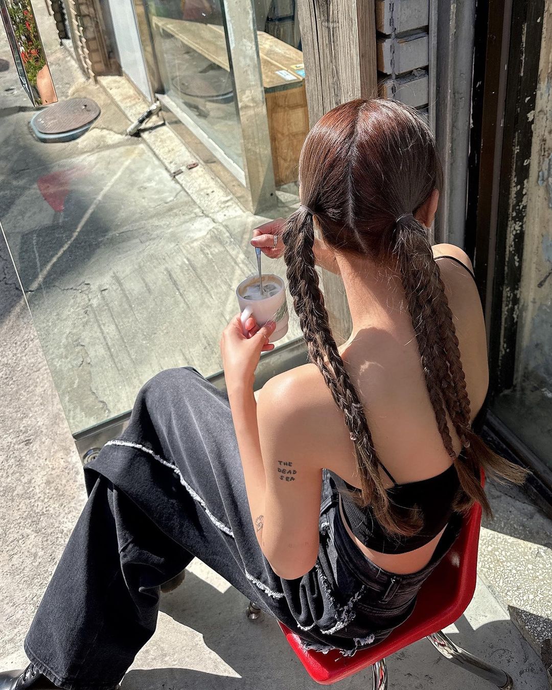 8 kiểu tóc cực cháy cho ai không muốn xõa tóc nóng bức đi concert BLACKPINK-4