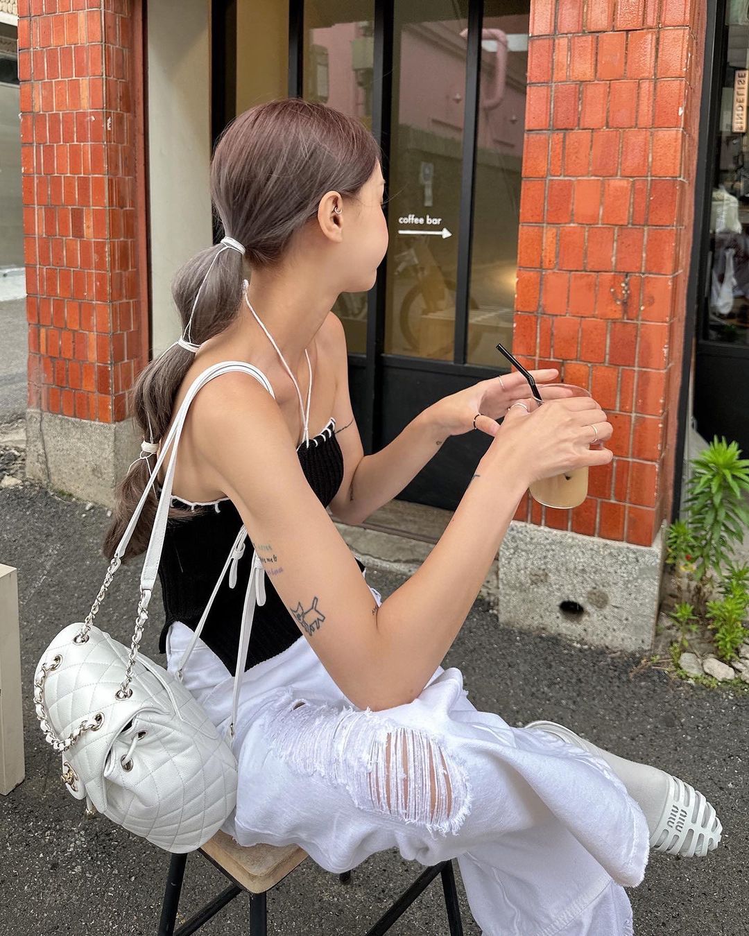 8 kiểu tóc cực cháy cho ai không muốn xõa tóc nóng bức đi concert BLACKPINK-6