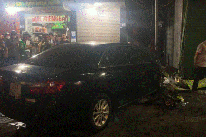 Giám đốc Công an Hà Nội chỉ đạo xử lý nghiêm vụ xe Camry đâm chết người-3