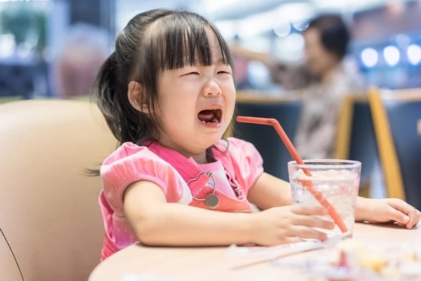 Bà hàng xóm bỗng dưng sang cho 200 triệu, vợ chồng tôi sửng sốt khi biết nguyên do-3