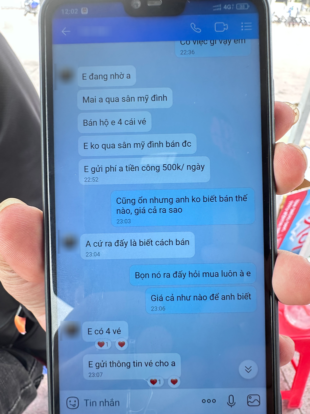 Cuộc chiến ôm vé BLACKPINK tại SVĐ Mỹ Đình: Người bán hạ hết cỡ, người hỏi nhiều, nhưng tâm lý là... chờ 30 Tết”-5