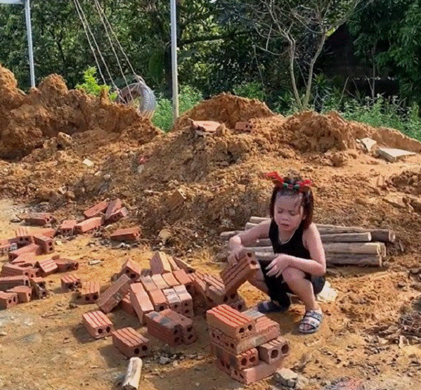 Con không chịu học, bà mẹ Quảng Ninh cho luôn làm thợ xếp gạch và cái kết khiến dân tình tâm đắc-4
