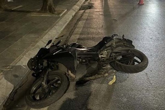 Tìm nhân chứng vụ tai nạn giao thông khiến đôi nam nữ thiệt mạng ở Hà Nội