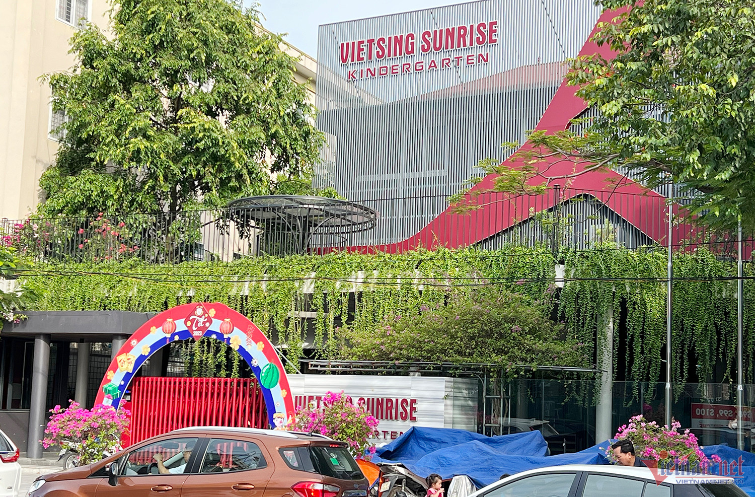 Vụ giáo viên rửa khay ăn cho trẻ cạnh bồn cầu: Trường mầm non xin lỗi-2