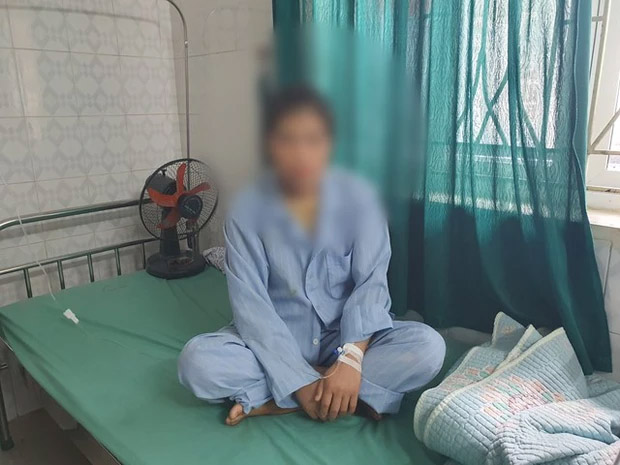 Hoà Bình: Hé lộ nguyên nhân vụ chị chồng đổ nước sôi vào người em dâu mang bầu 3 tháng-2