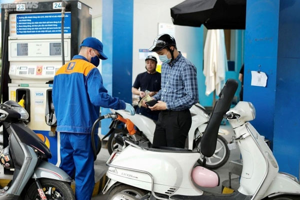 Giá xăng tăng gần 1.200 đồng/lít từ 15h hôm nay-2