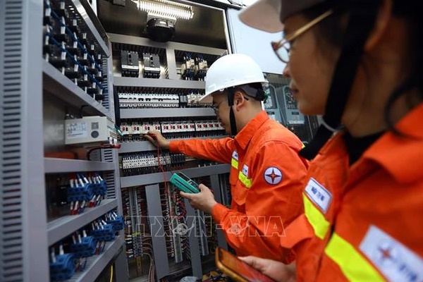 Giá điện tăng 4,5%, lên 2.006 đồng/kWh từ hôm nay-2