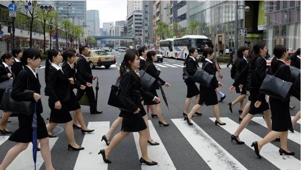 Khuyên phụ nữ mang thai nên nấu ăn, dọn dẹp và massage cho chồng, giới chức một thành phố Nhật Bản lên tiếng xin lỗi-3