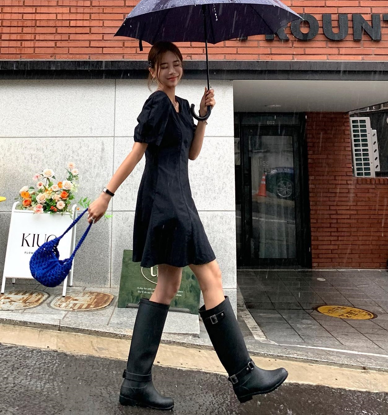 Mặc gì đi concert BLACKPINK nếu trời mưa?-6