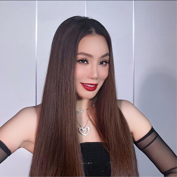 Hồ Quỳnh Hương nhan sắc ở tuổi 43 khác lạ khó nhận ra-2