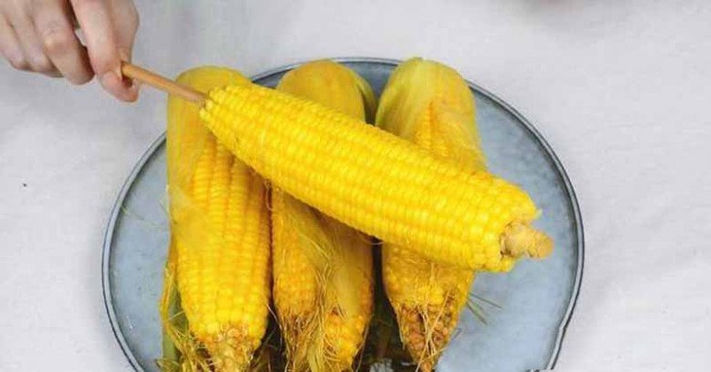 Luộc ngô đừng cho nước lã, bỏ 2 thứ này vào ngô vừa ngọt, nhanh chín lại gấp đôi dinh dưỡng-9