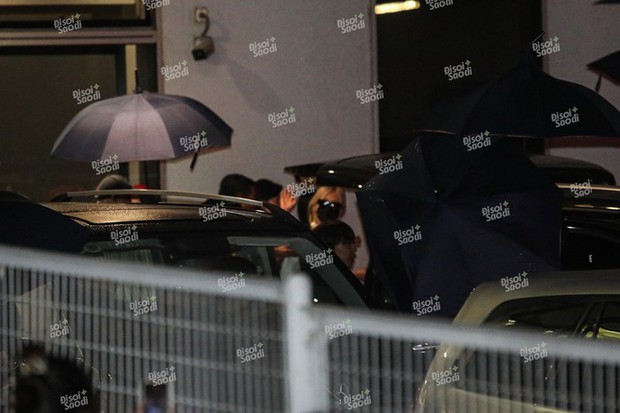 Hot: Rosé (BLACKPINK) đăng ảnh gợi cảm, cùng Jisoo check-in Việt Nam trước giờ G concert Hà Nội-8