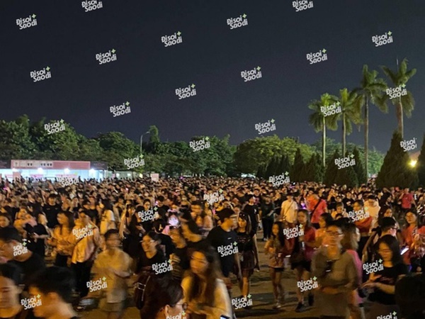 Sao Việt với concert BLACKPINK: Phương Nga xem lần 3 vẫn mê mẩn, 1 nam ca sĩ bị vật thể lạ rơi vào người-10