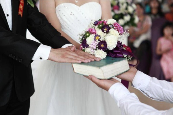 Tình cờ thấy người yêu đi khám thai, tôi phát hiện bí mật cô ấy giấu kín suốt 6 năm-2