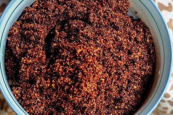 Loại trứng gà lạ màu đen sì, giá tới 1 triệu đồng/quả-3