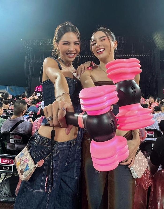 Dàn hoa hậu, người nổi tiếng xem đêm diễn đầu tiên của BlackPink ở sân Mỹ Đình-1