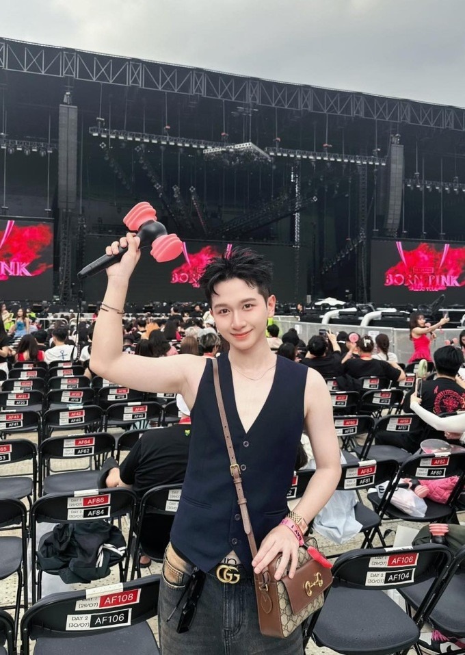 Dàn hoa hậu, người nổi tiếng xem đêm diễn đầu tiên của BlackPink ở sân Mỹ Đình-12