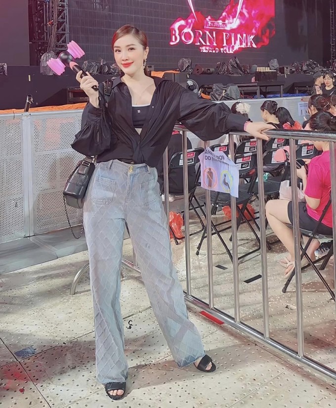 Dàn hoa hậu, người nổi tiếng xem đêm diễn đầu tiên của BlackPink ở sân Mỹ Đình-4