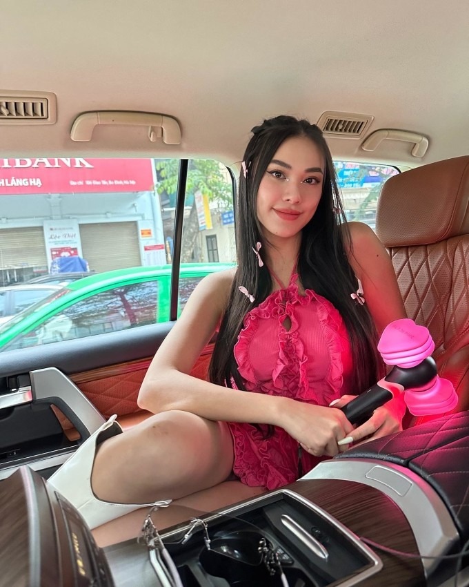 Dàn hoa hậu, người nổi tiếng xem đêm diễn đầu tiên của BlackPink ở sân Mỹ Đình-8