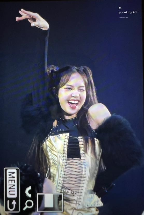 Local brand Việt hé lộ thiết kế dành riêng cho Lisa và Jisoo được thực hiện trong 30 ngày-5