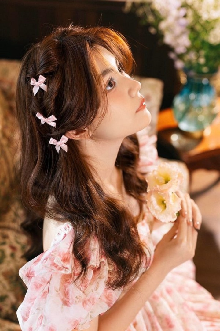 Vợ đại gia của Quyền Linh khoe loạt ảnh con gái tuổi trăng rằm xinh như Hoa hậu-1