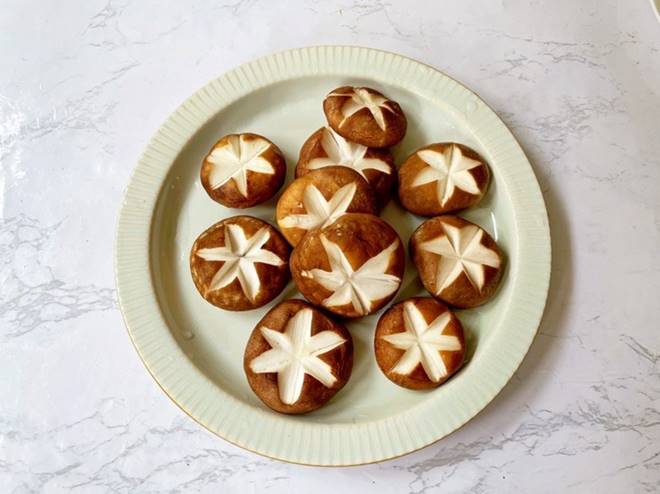 Loại rau duy nhất chứa vitamin D đem kho thịt gà được món ngon bổ, có thể phòng chống ung thư-1